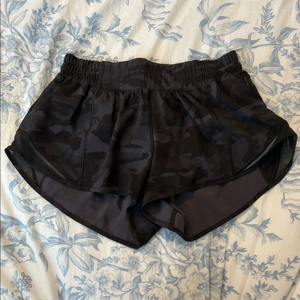 Camo Lululemon hotty hot shorts!